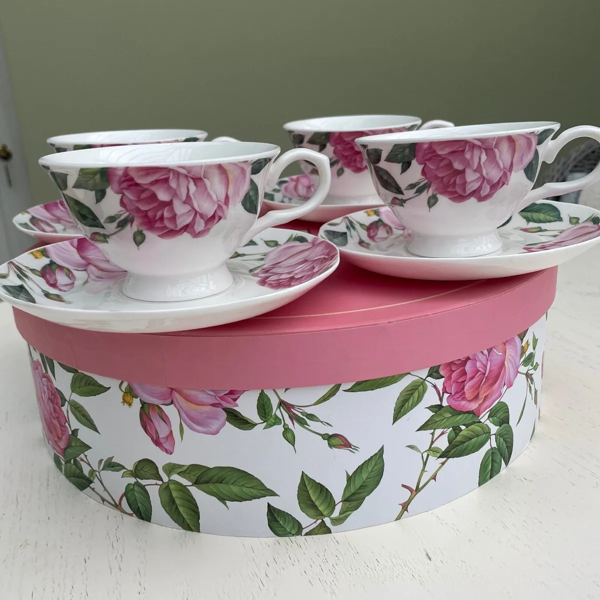 Newbridge 4 teacups and saucers - Rose collection - Image 3