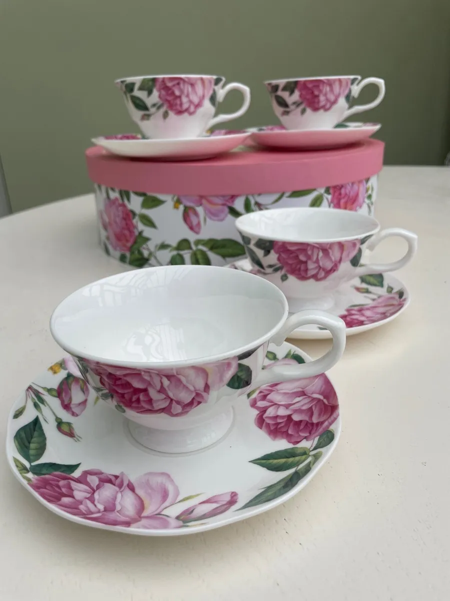 Newbridge 4 teacups and saucers - Rose collection - Image 4