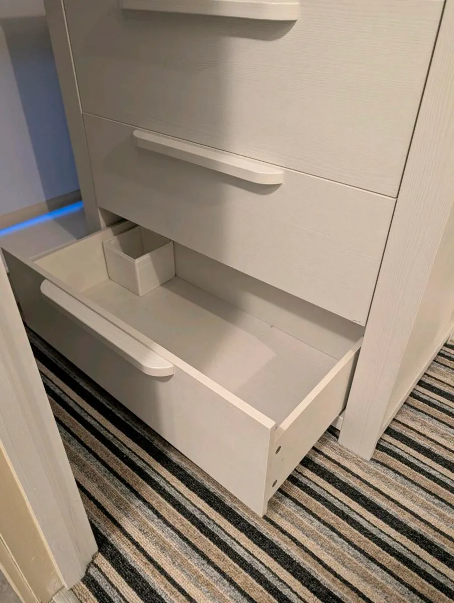 Mamas & Papas Franklin Drrsser - Image 4