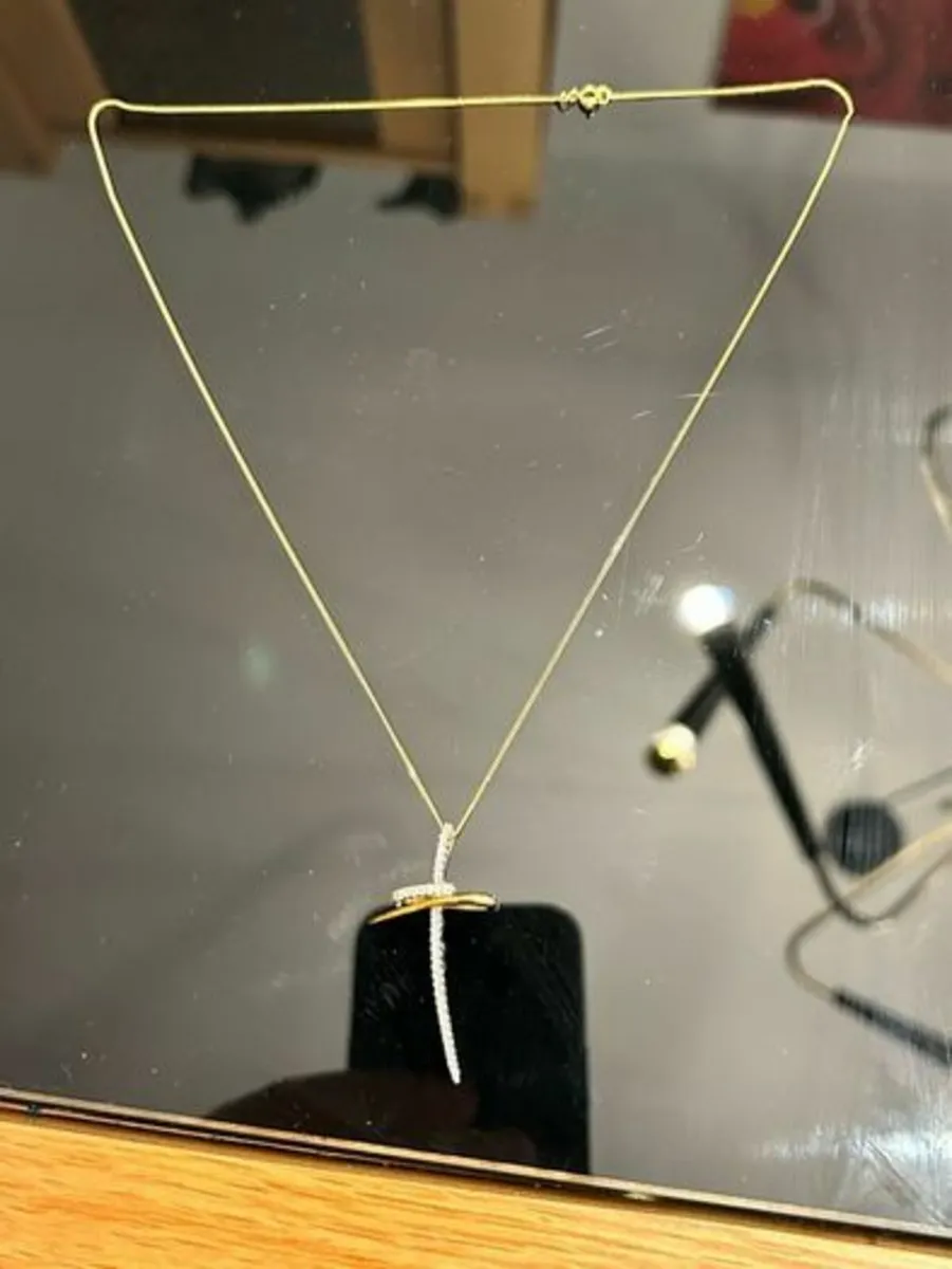 9Ct Gold with 0.2Ct Diamond Cross Pendant & Chain - Image 4