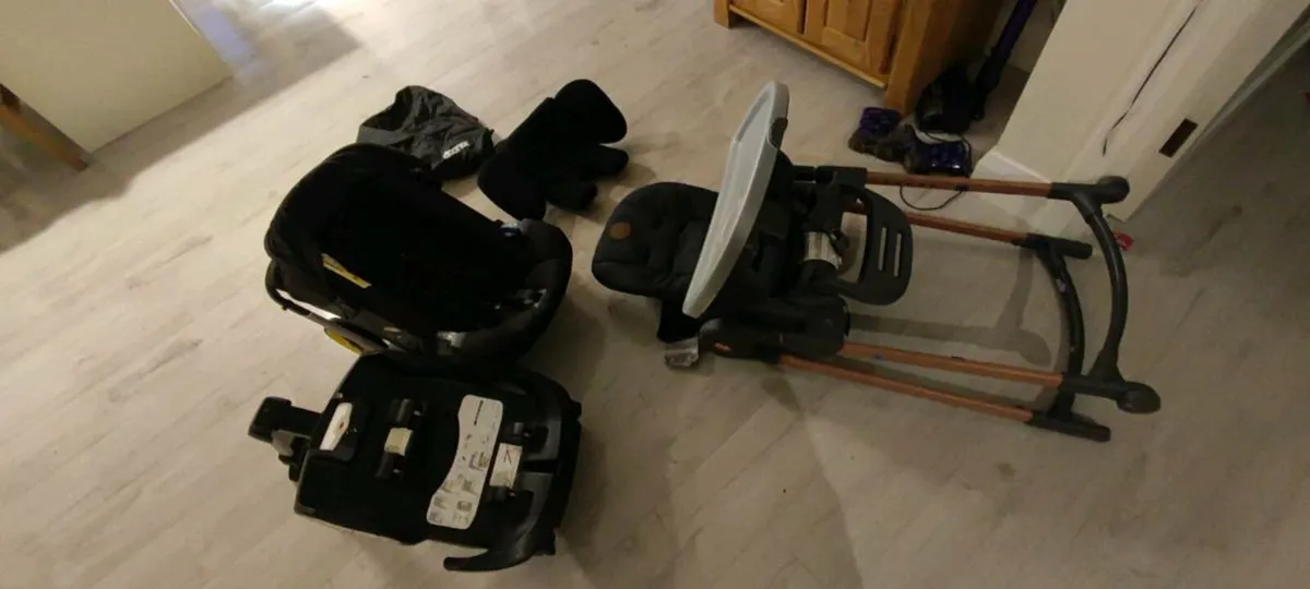 Doona Baby Car Seat and Maxi Cosi High Chair - Image 1