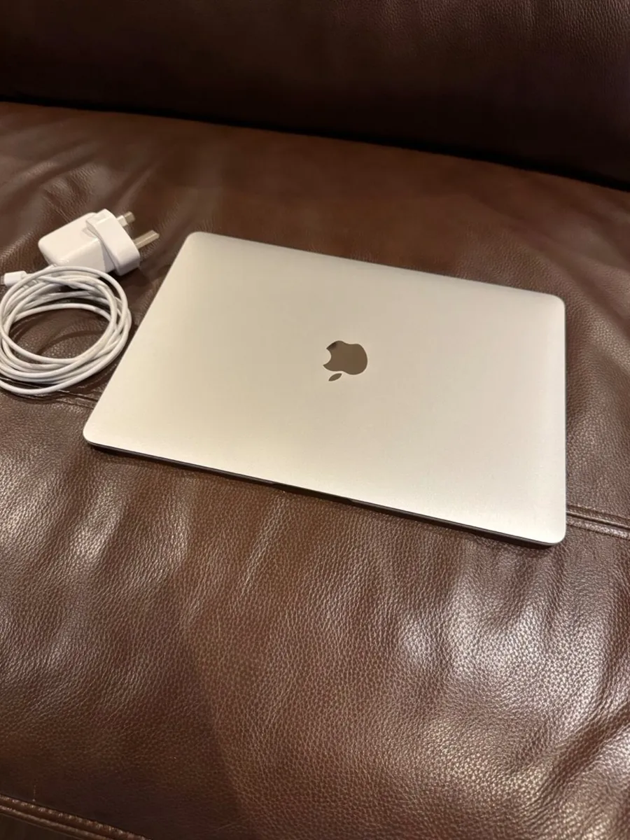Macbook Air M1 2020 - Image 2