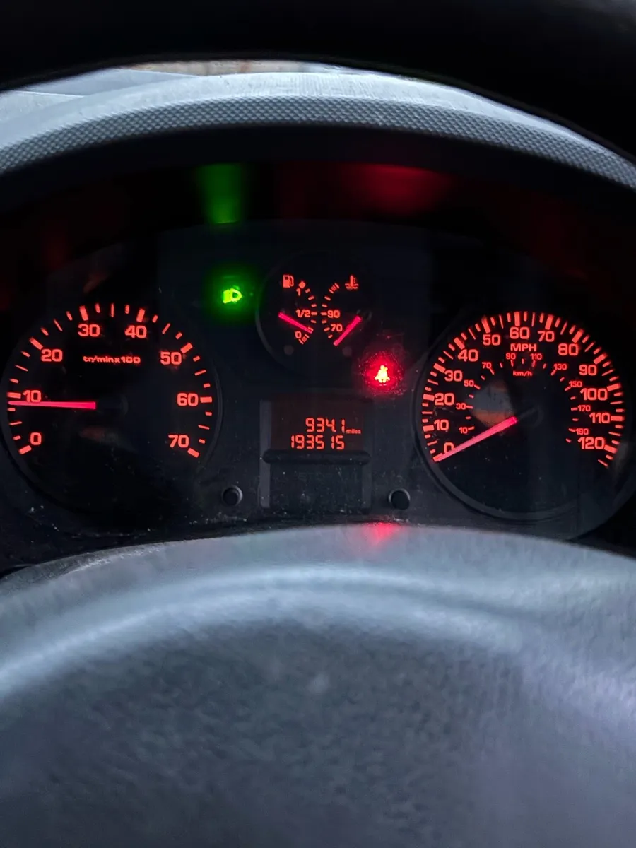 2012 Peugeot partner - Image 2