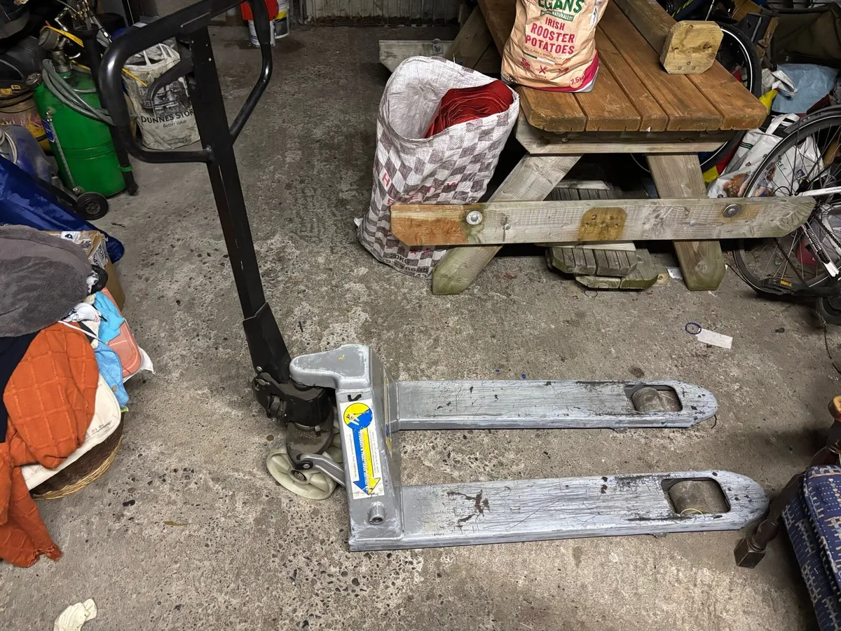 Forklift Pallet Truck - Image 1