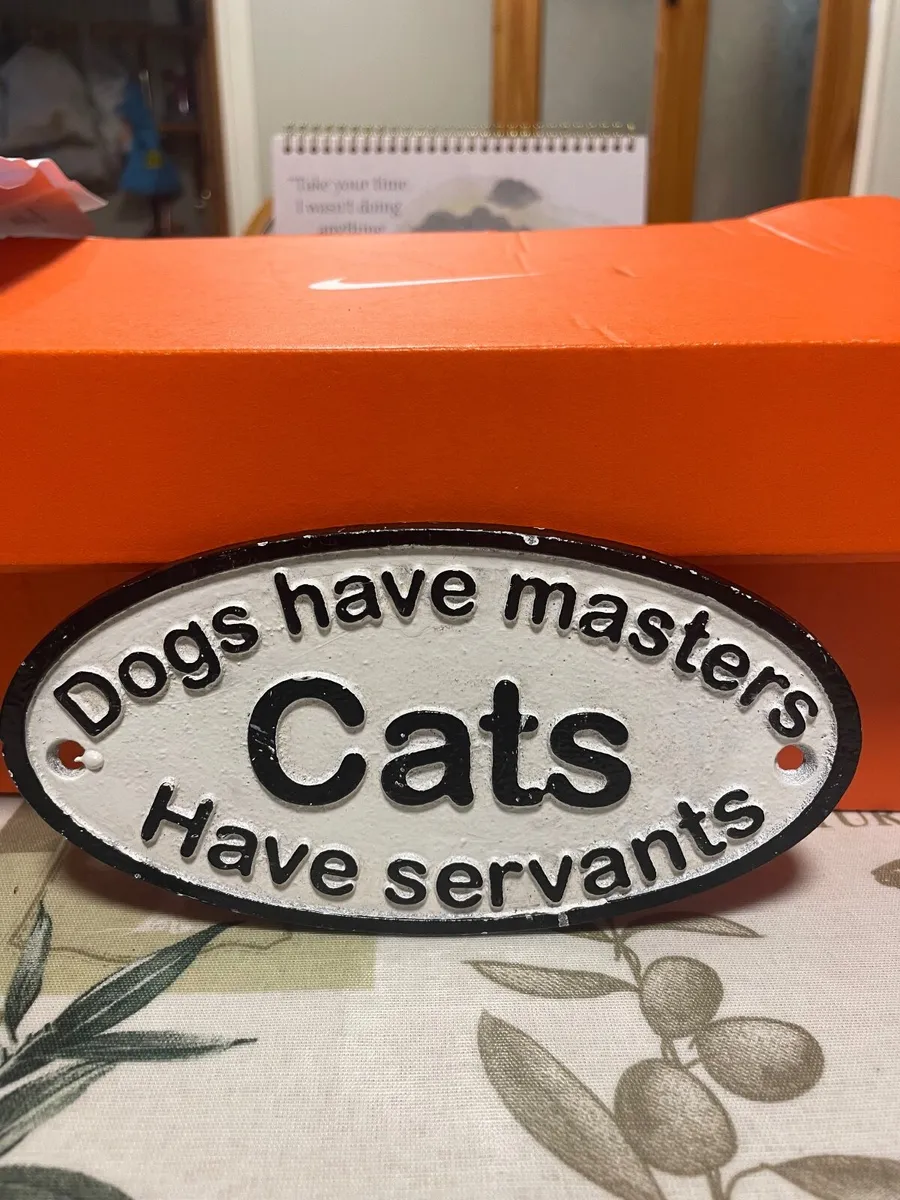 NOVELTY ‘CAT’ CAST IRON PLAQUE