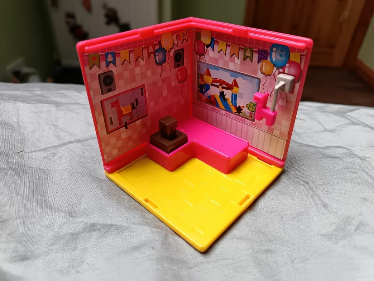 My Mini Mixieq's party play set - Image 3