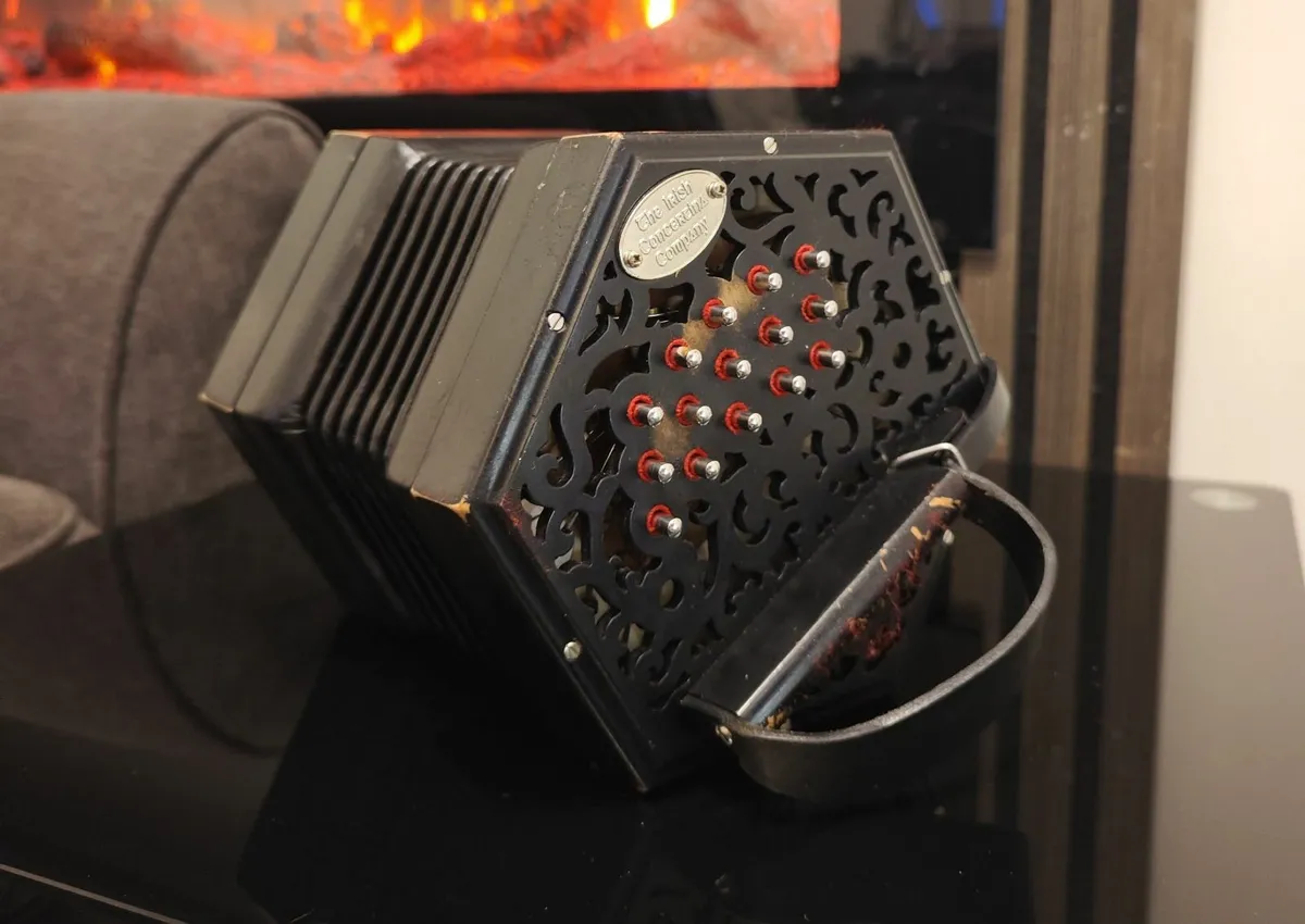 ICC Clare Model Concertina  - 30 Button (C/G) - Image 1