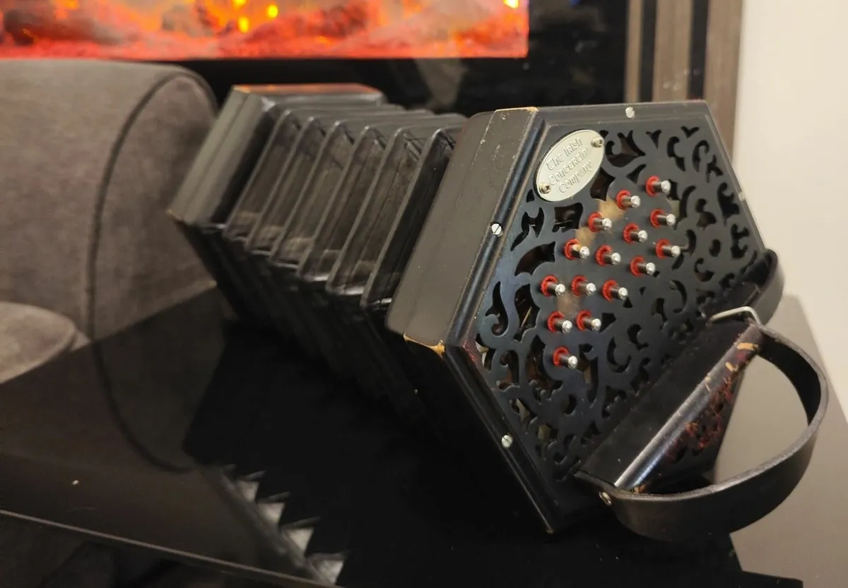 ICC Clare Model Concertina  - 30 Button (C/G) - Image 3