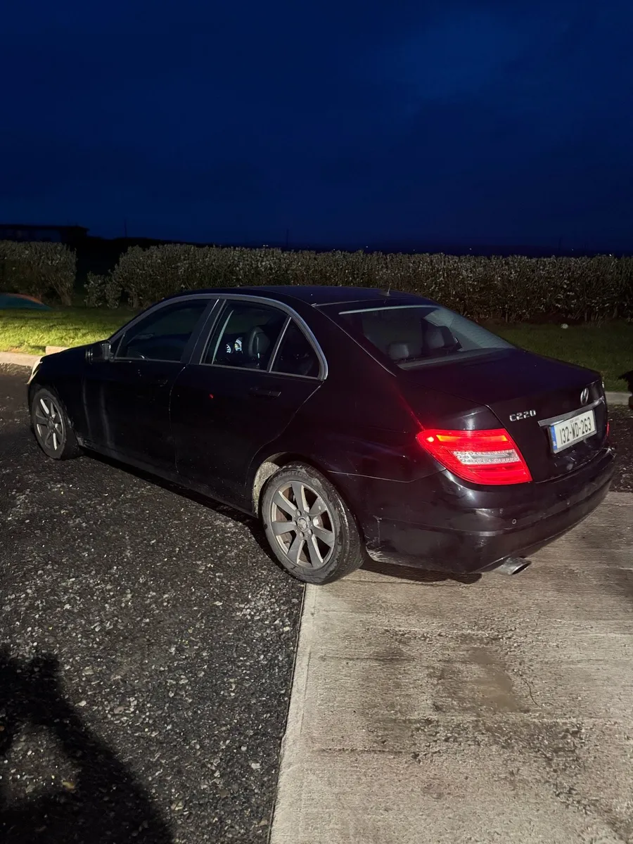 2013 c220 Mercedes - Image 1