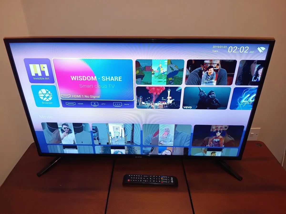 40 inch Smart TV (Full HD) - delivery available - Image 3