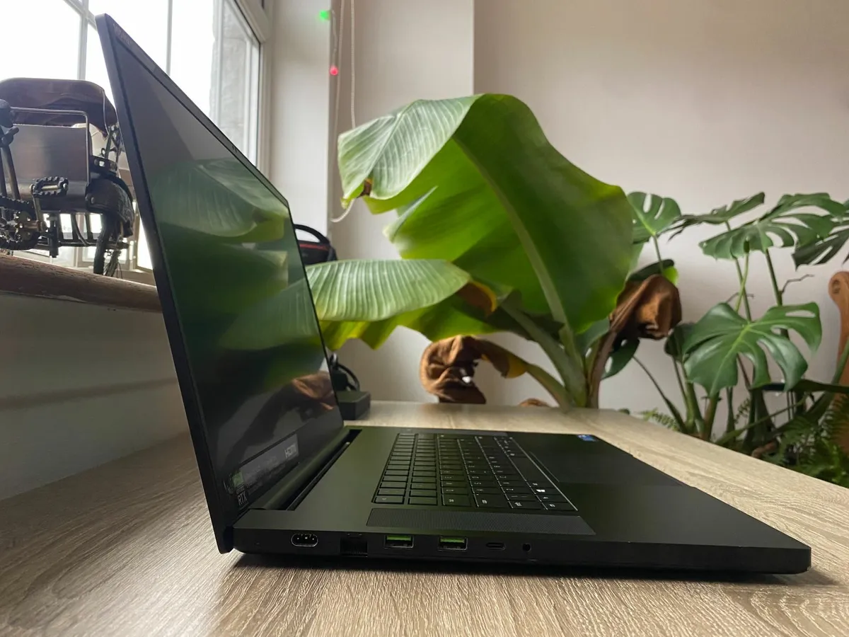 Razer Blade 17" Gaming Laptop 165hz QHD | RTX 3070 - Image 4
