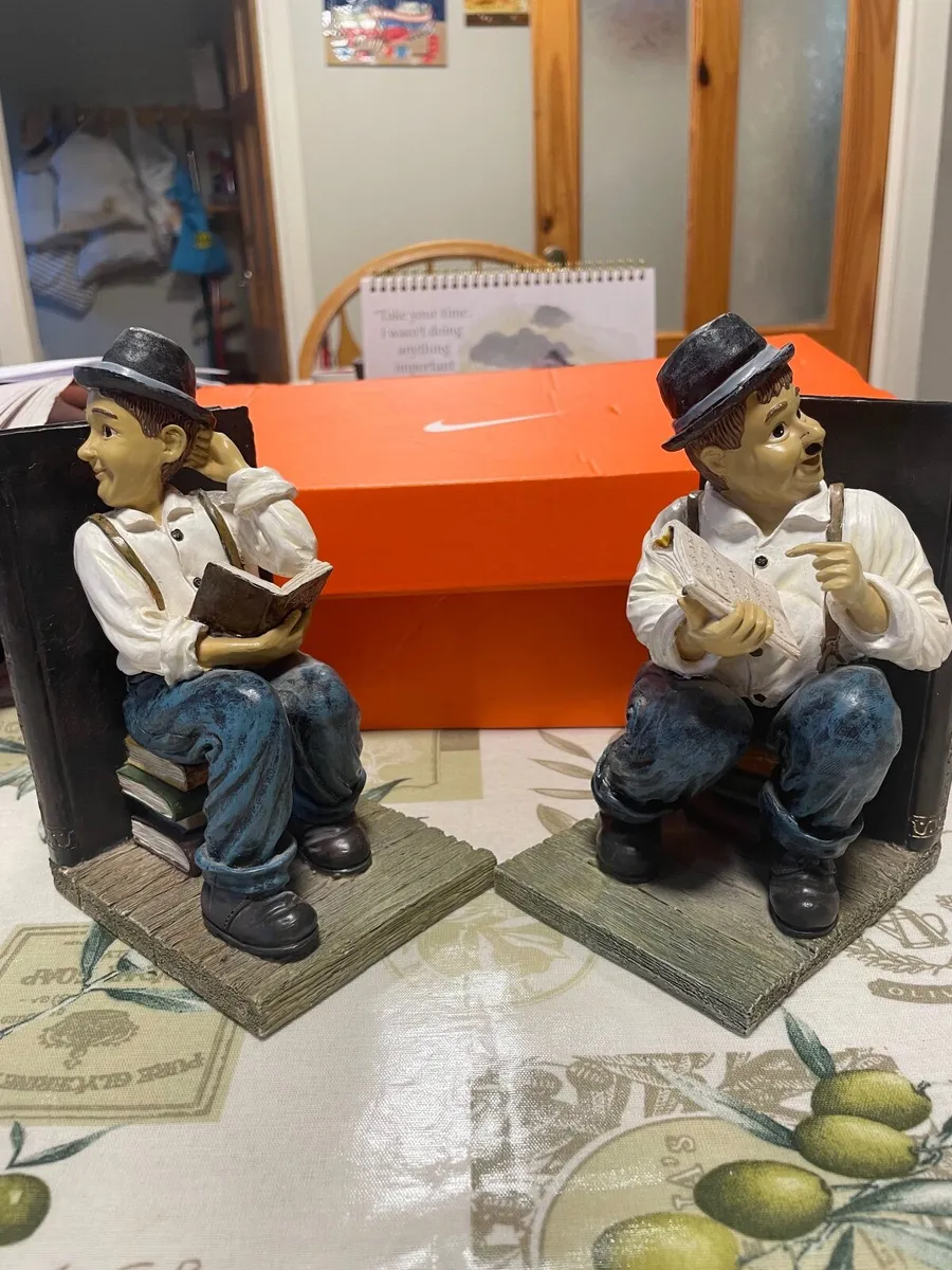 PAIR OF LAUREL & HARDY BOOK-ENDS - Image 2
