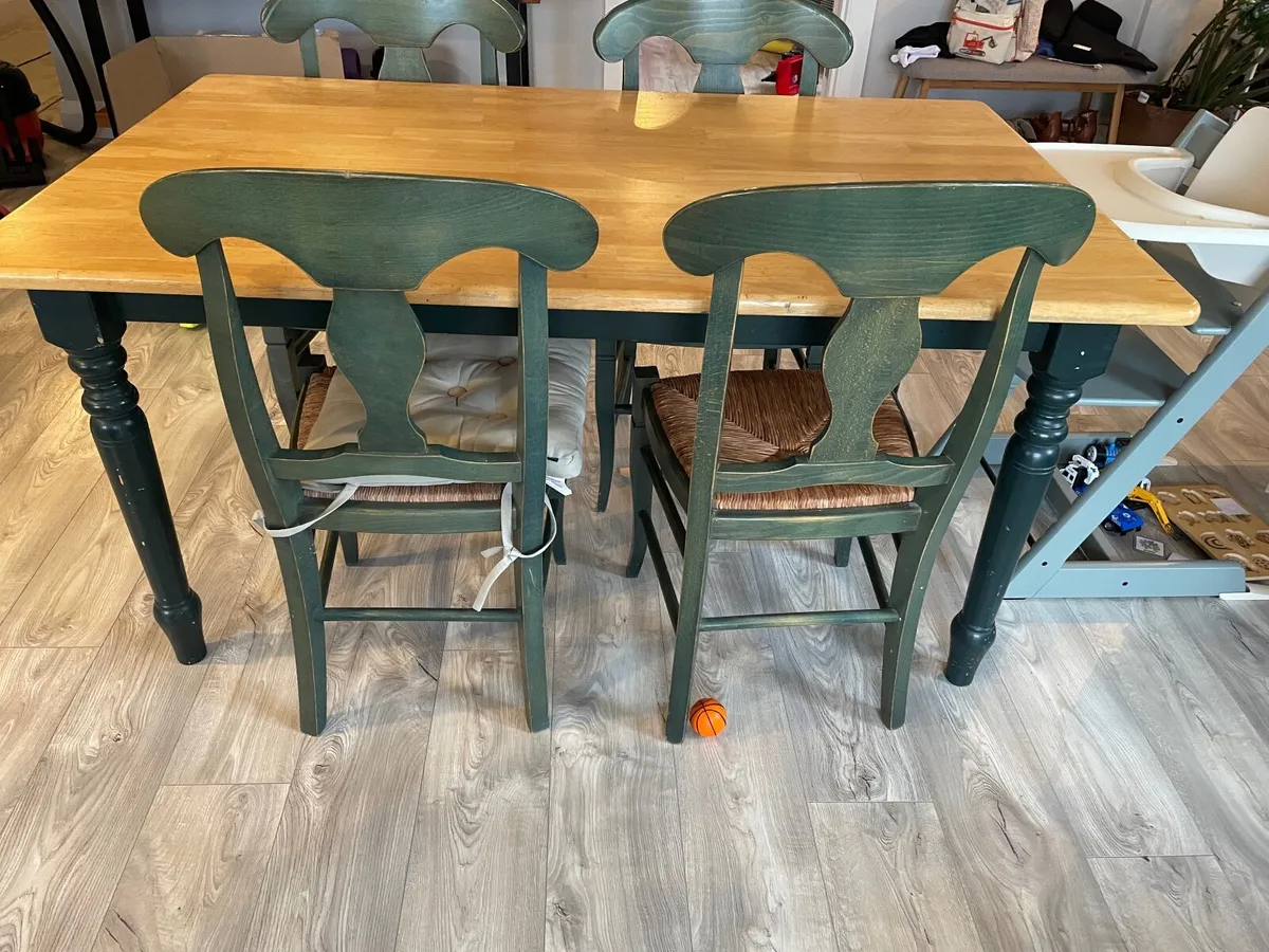 Kitchen table + 6 chairs - Image 2