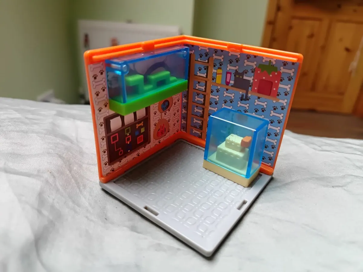My Mini Mixieq's pet shop play set - Image 3