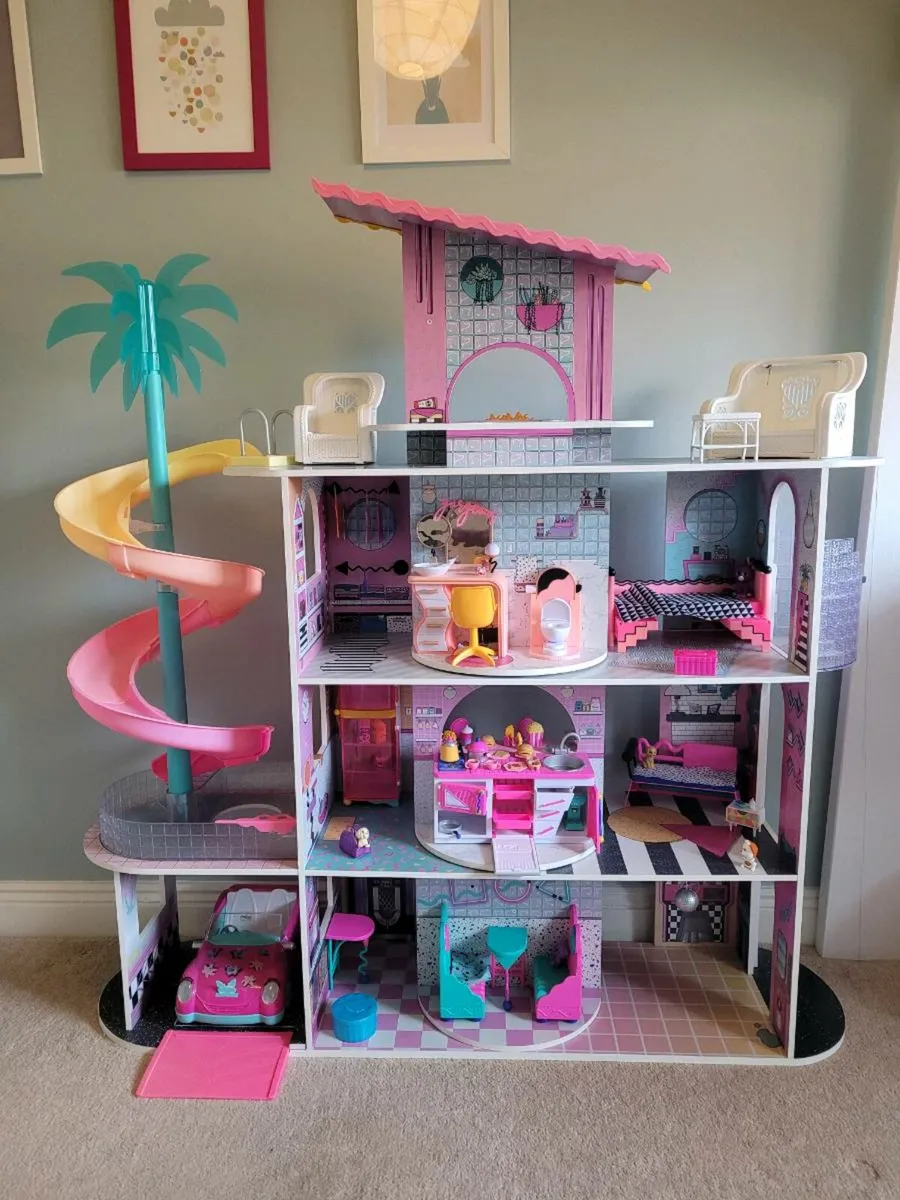 Lol surprise house and accessories - Image 1