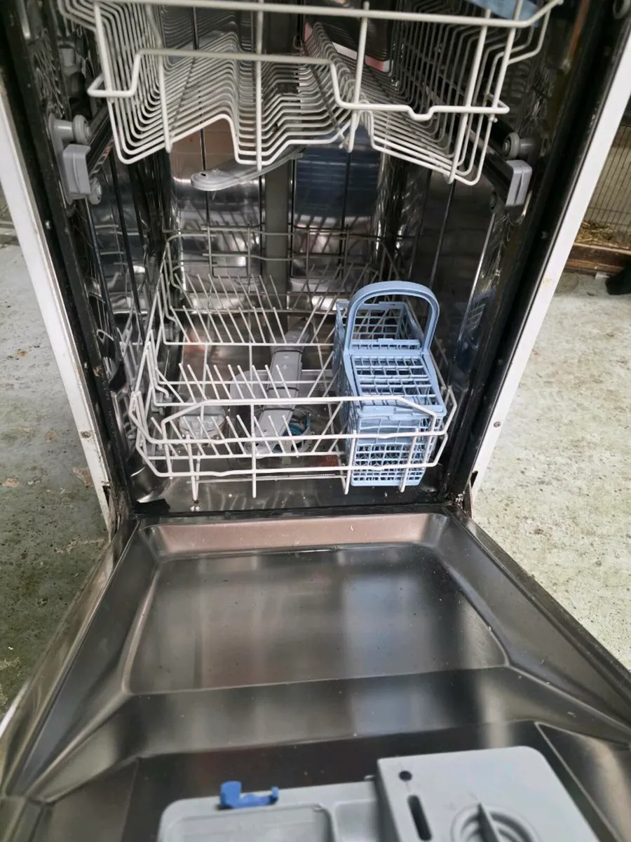 Dishwasher - Image 2