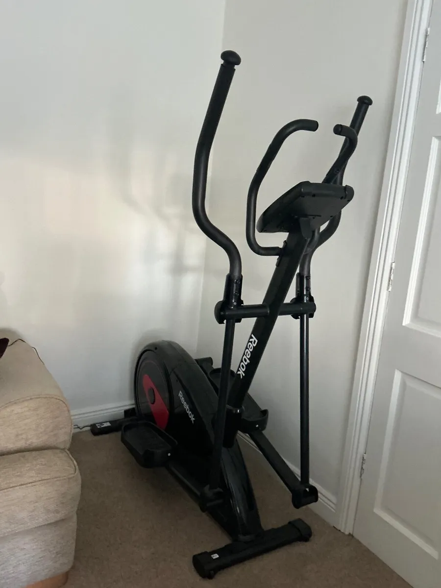 Reebok GX40s Cross Trainer - Image 1