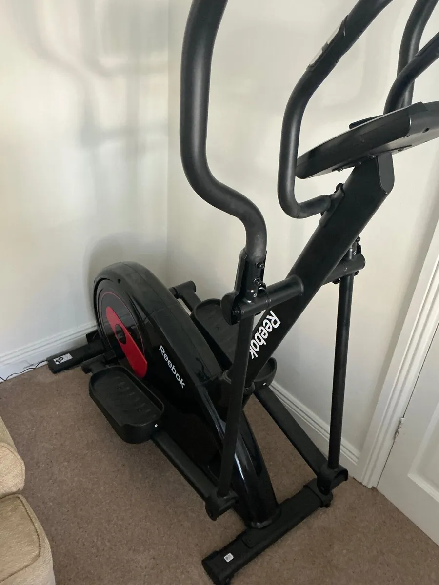 Reebok GX40s Cross Trainer - Image 2