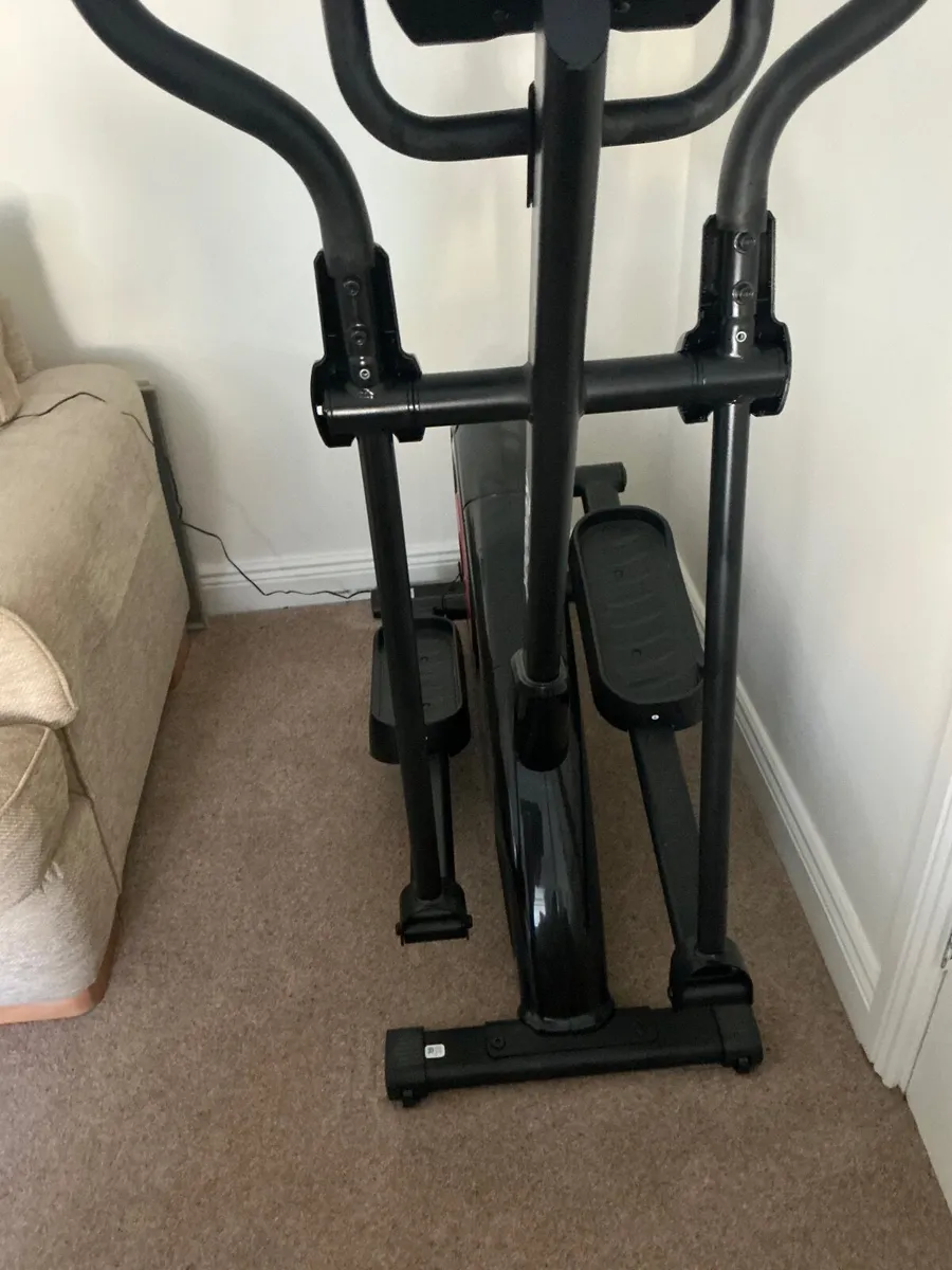 Reebok GX40s Cross Trainer - Image 4