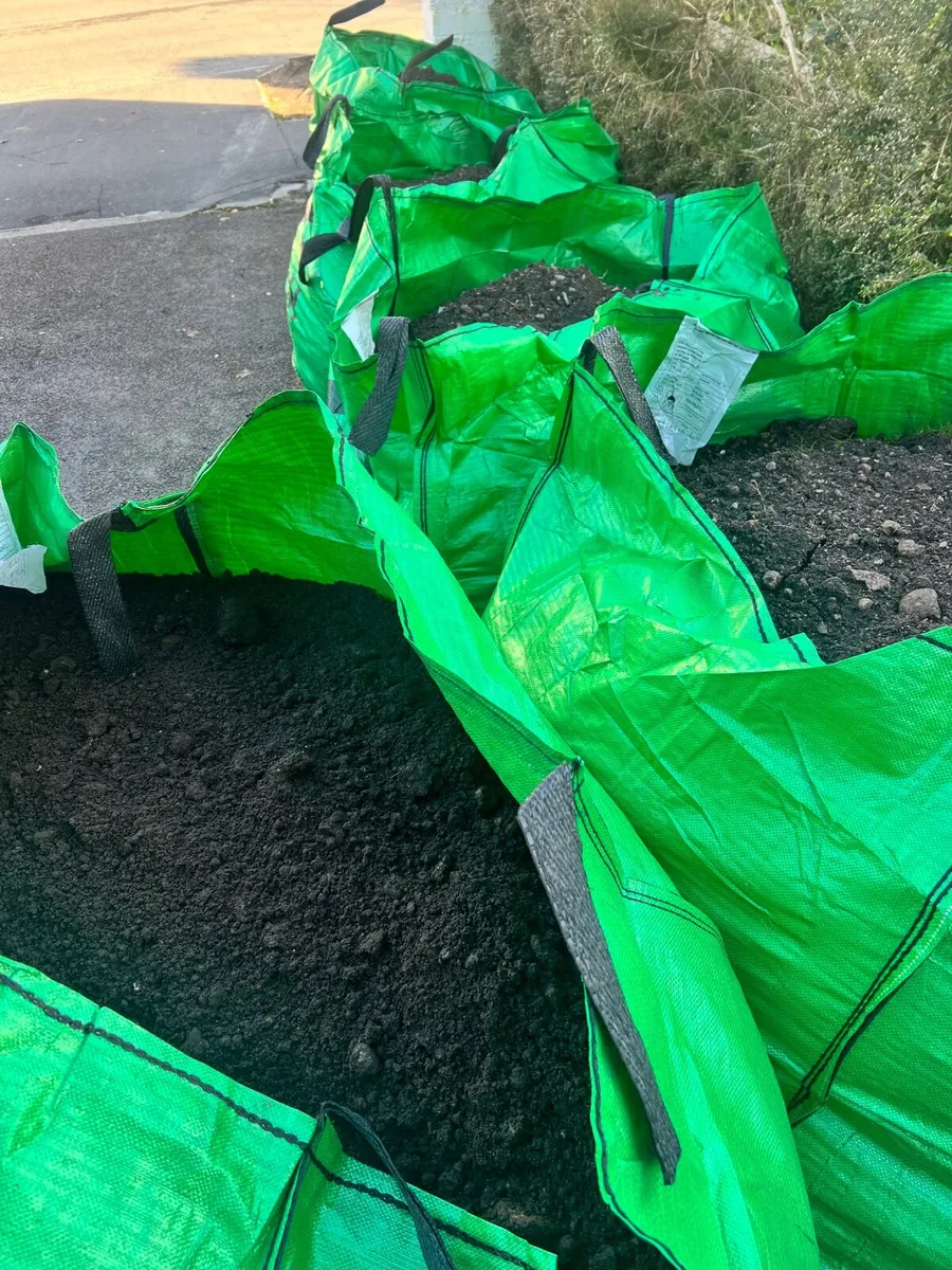 Free garden dirt - Image 1