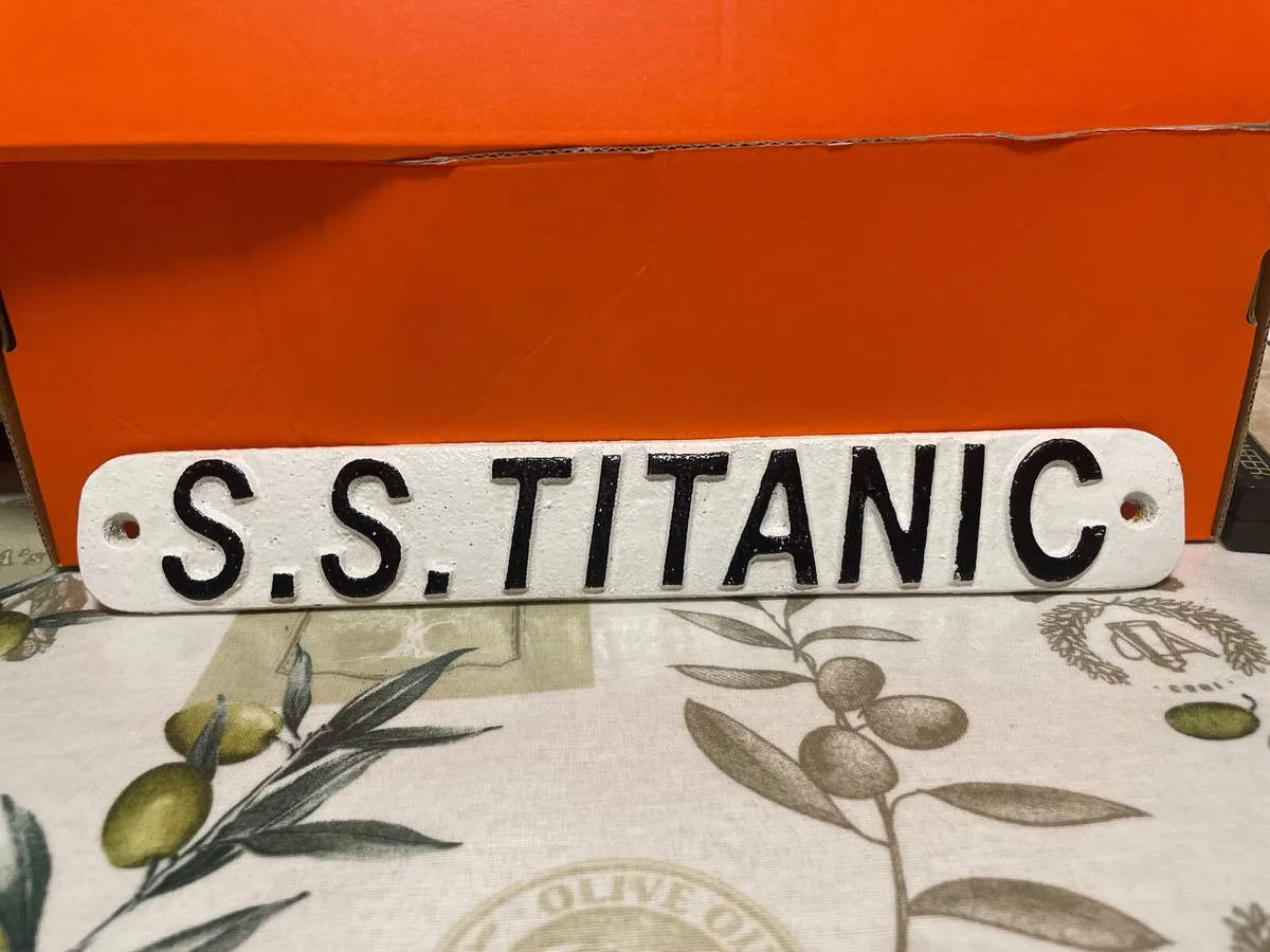 SS TITANIC CAST IRON PLAQUE