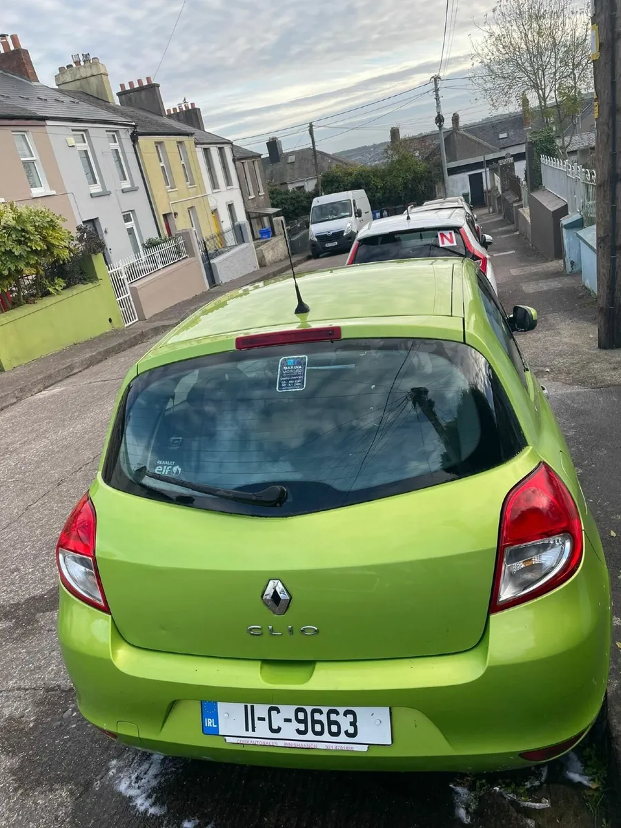 Renault Clio 2011 - Image 1