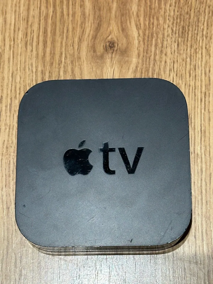 Apple TV 3rd Generation + Remote + HDMI Cable - Image 2