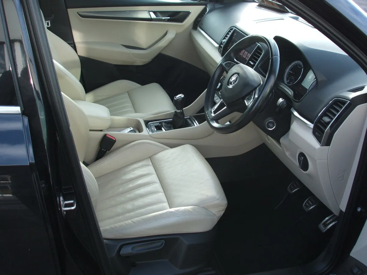 Skoda Karoq STYLE 1.6 TDI 116HP 4DR 5DR - Image 3