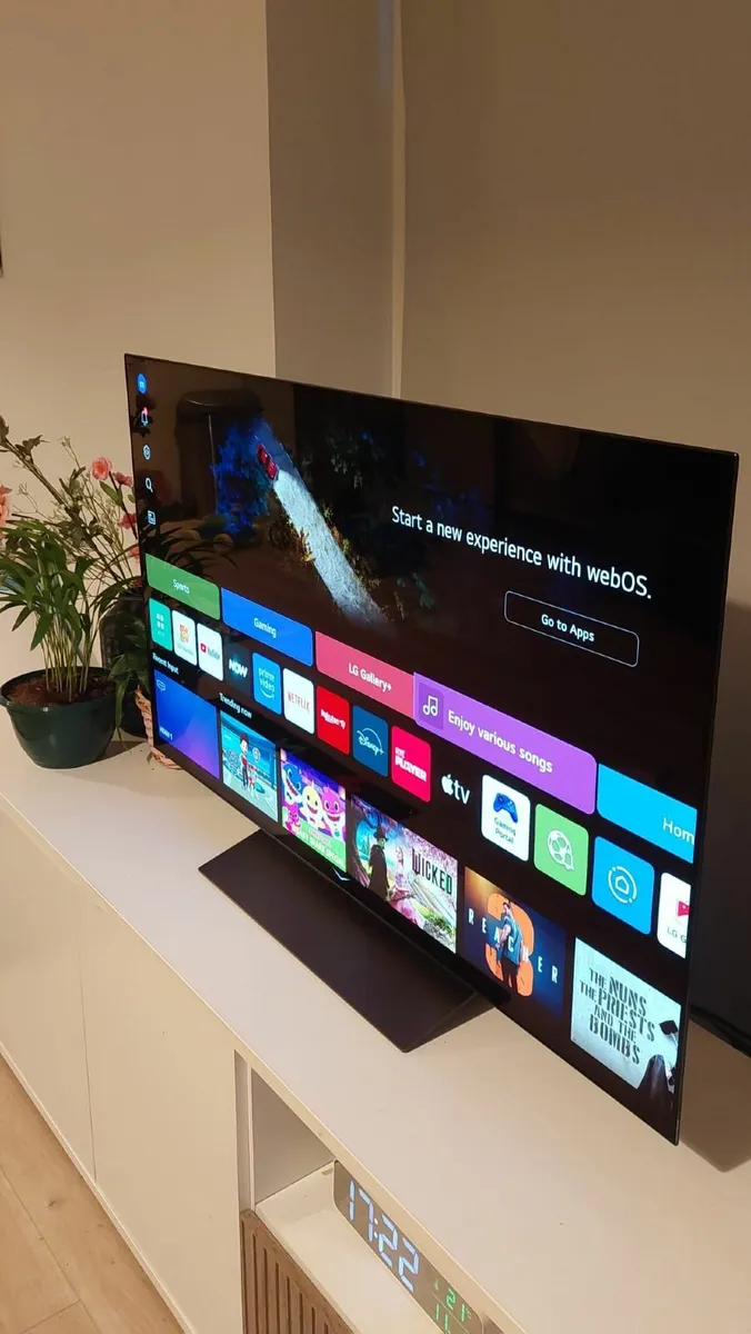 TV OLED 48 C44 2014 4K - Image 2