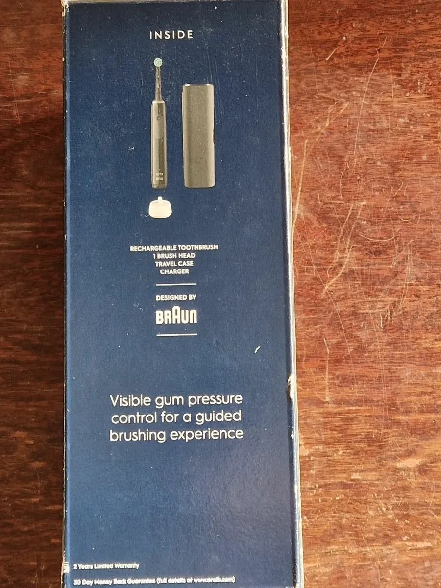 NEW AND SEALED ORAL B Pro Series 3, Black - Image 2