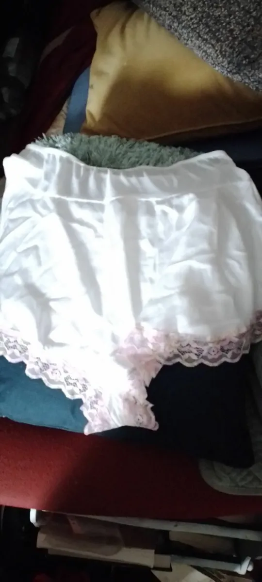 Crossdresser? Lingerie leatherlook wigs etc - Image 2