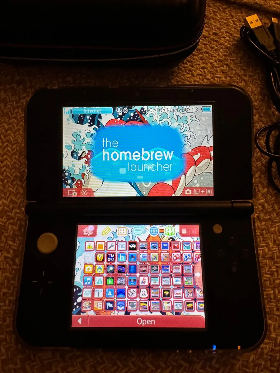 Nintendo 3ds XL (MODDED & FULLY LOADED) - Image 1