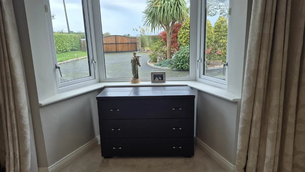 bedroom furniture - Image 1