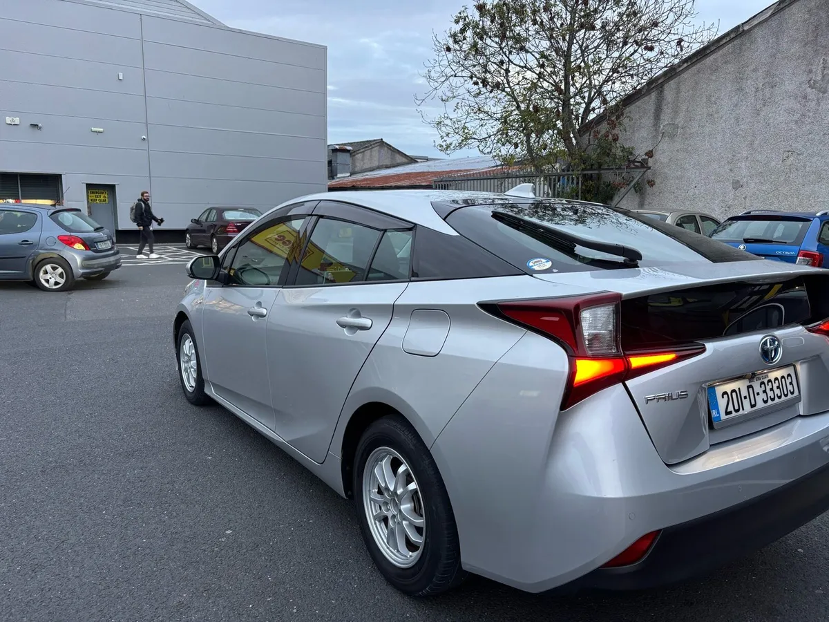 Toyota prius 2020, Only 28700 Km! - Image 3