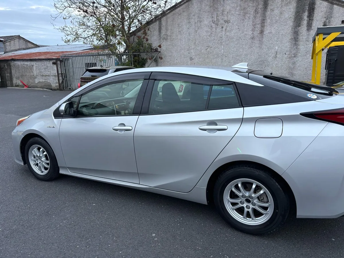 Toyota prius 2020, Only 28700 Km! - Image 4