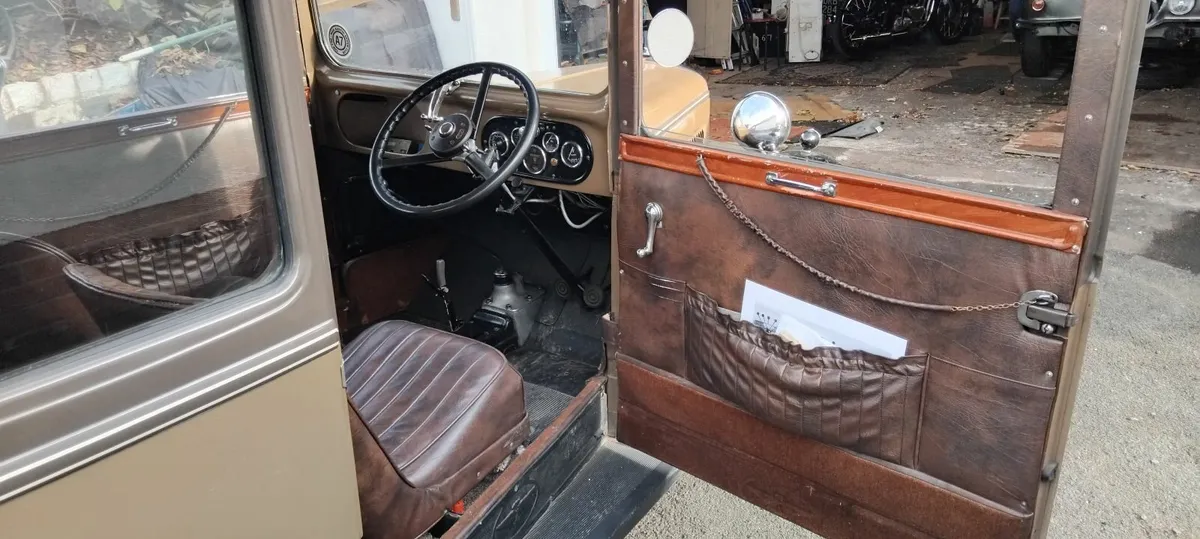 1933 Austin 7  RP saloon and Jaguar MK V  3.5ltr. - Image 4