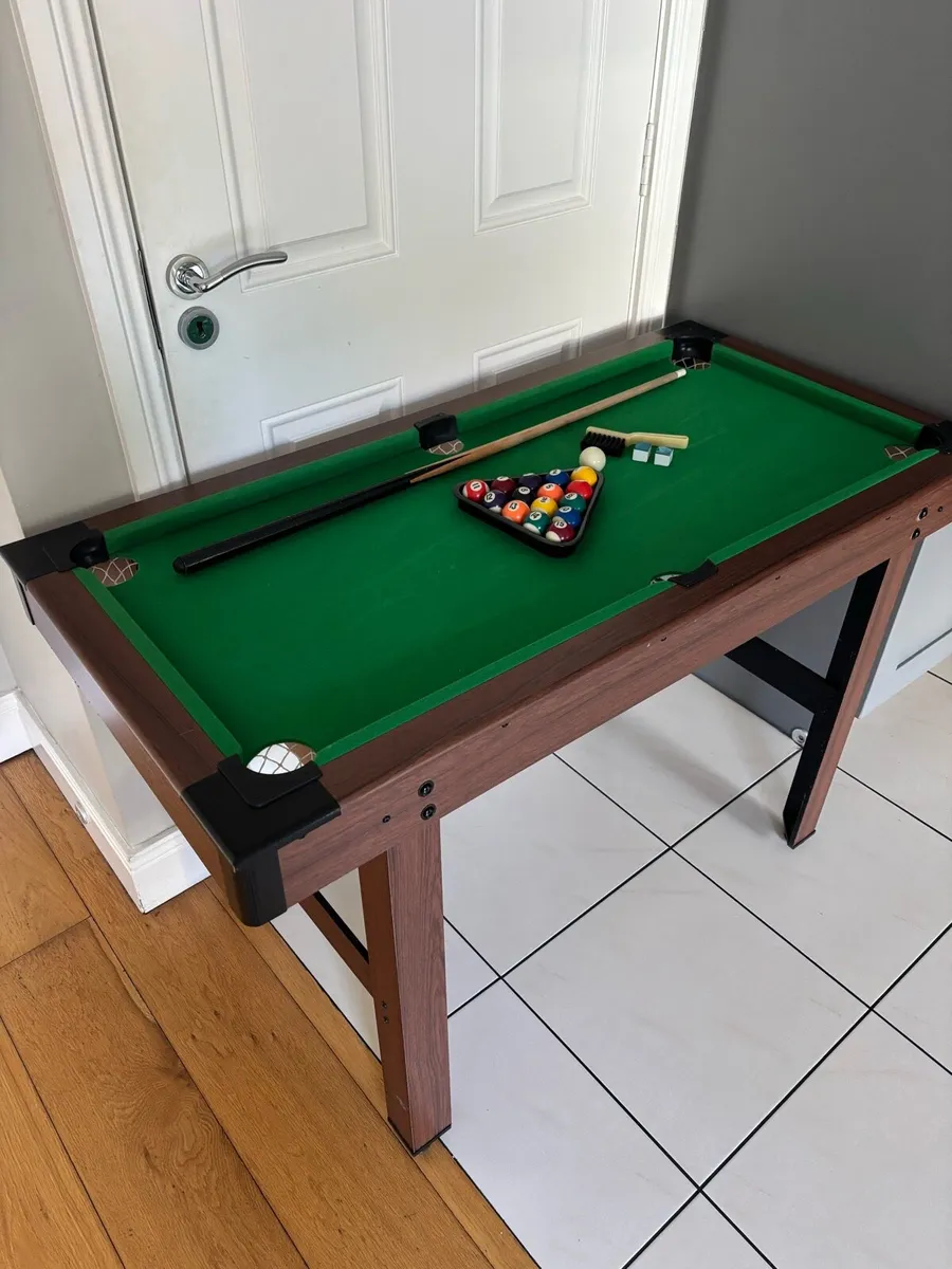 Kid’s Pool Table - Image 1