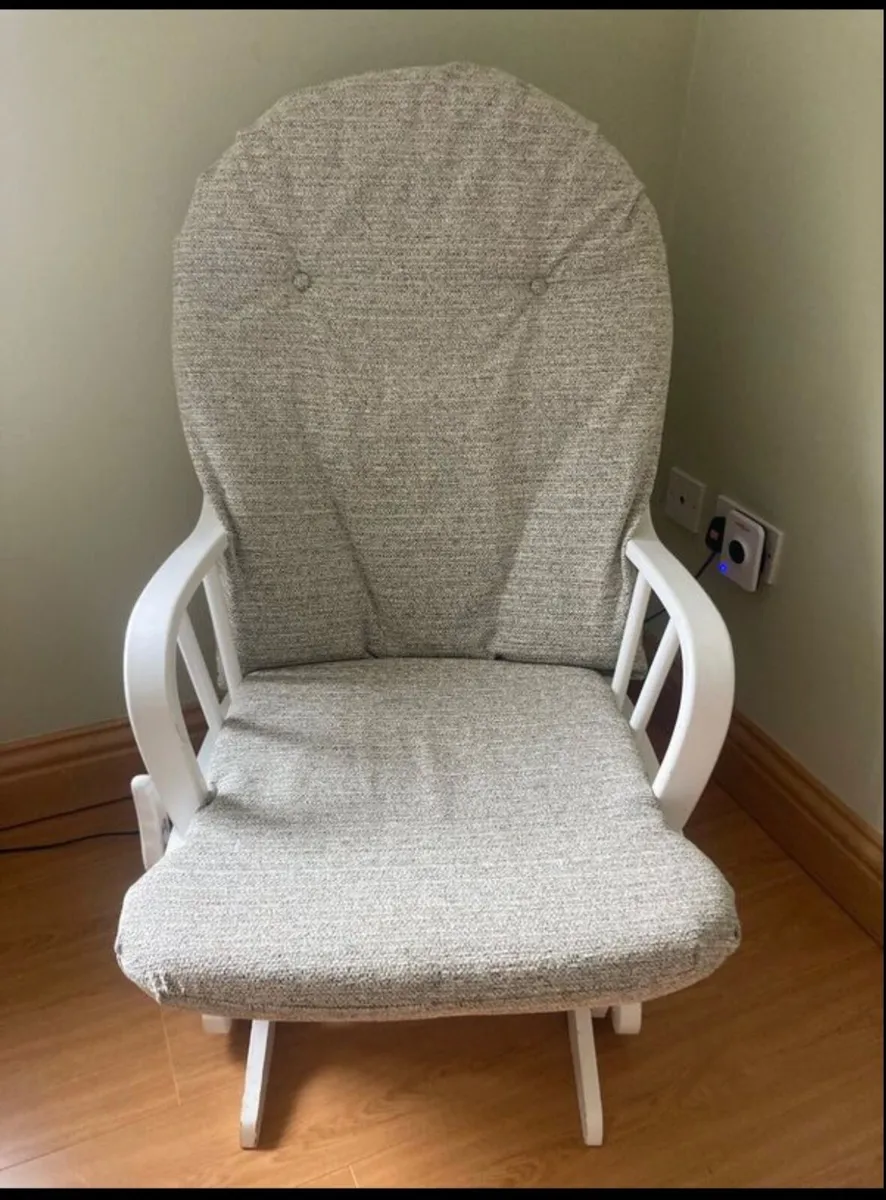 Rocking/Feeding chair - Image 1