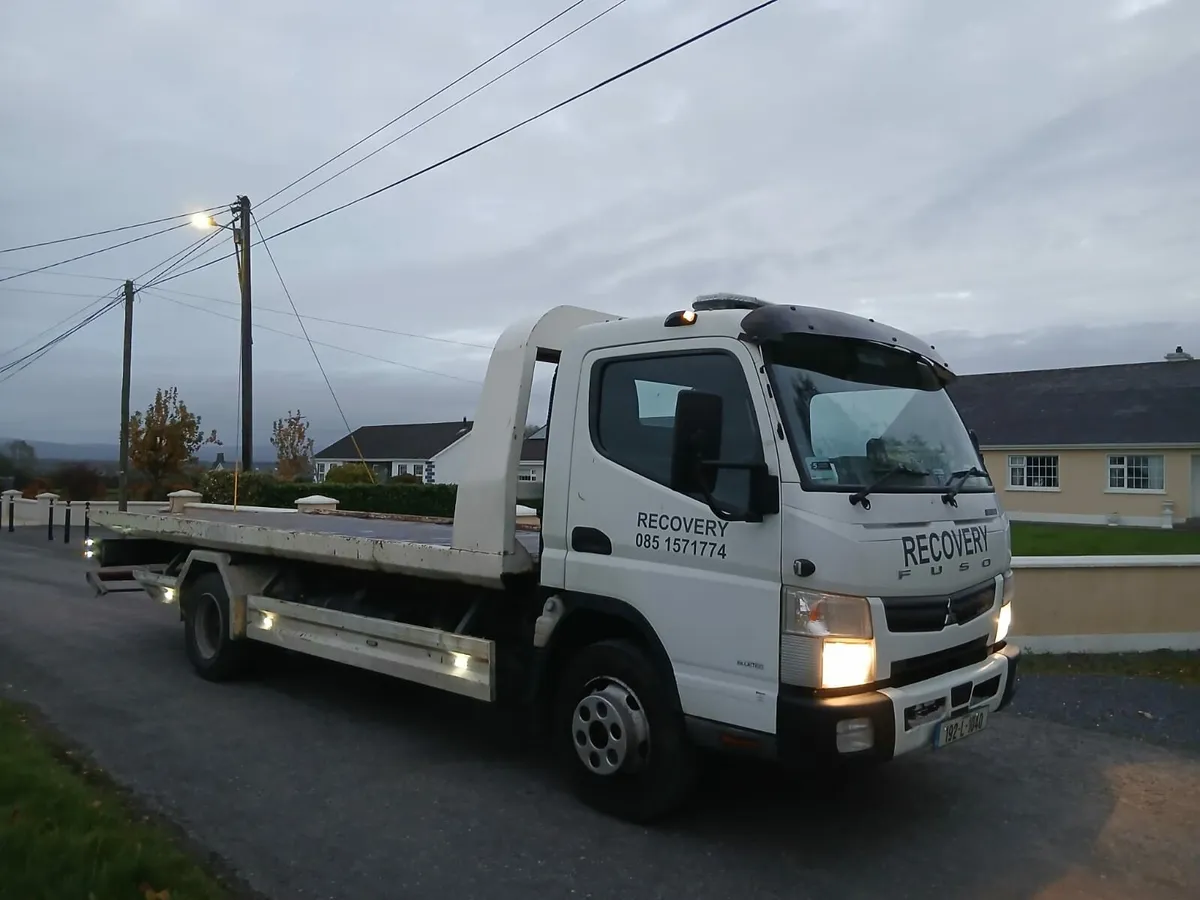 2019 mitsbushi canter tilt and slide - Image 1