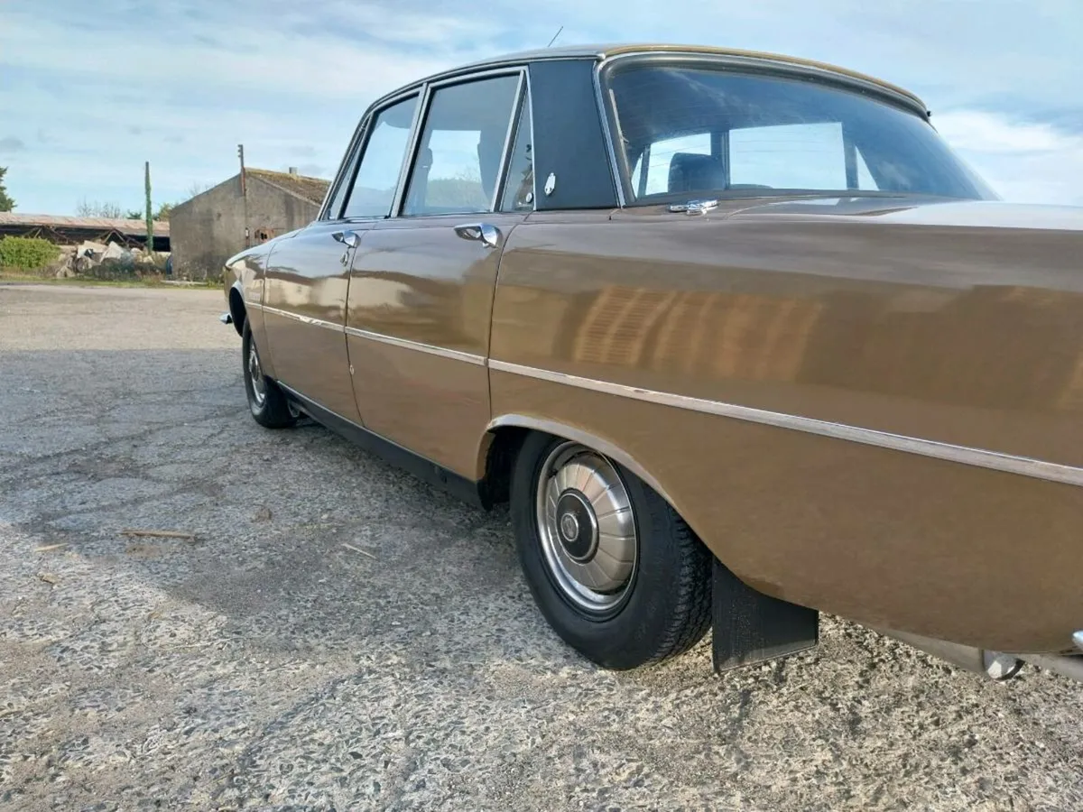 1972 rover p6 - Image 4