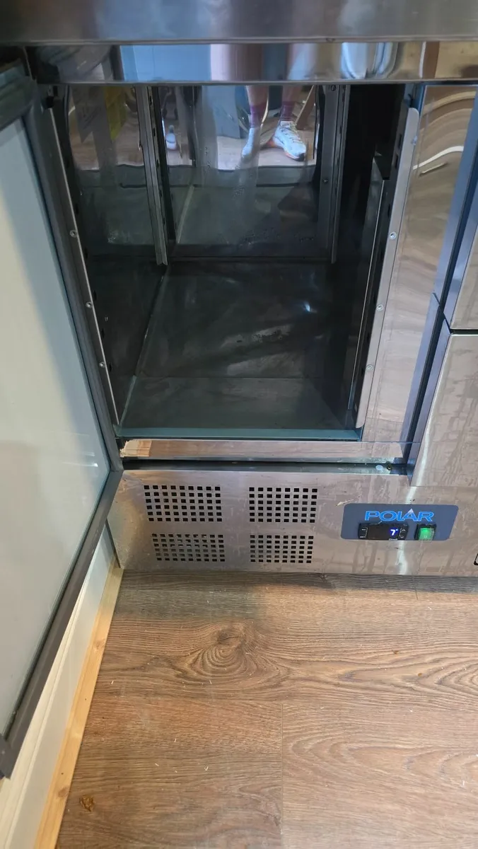 Polar counter fridge with drawers and door - Image 2