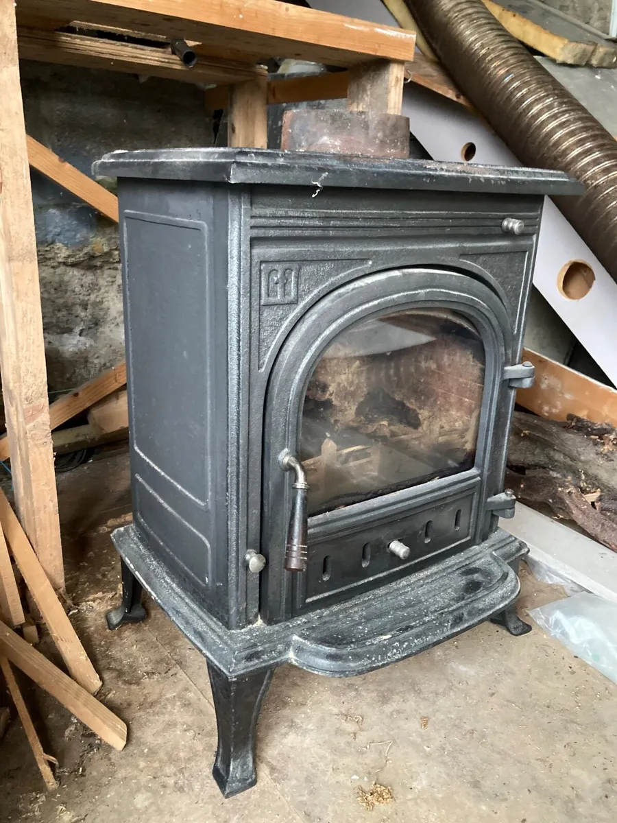 Cast iron stove - Image 1
