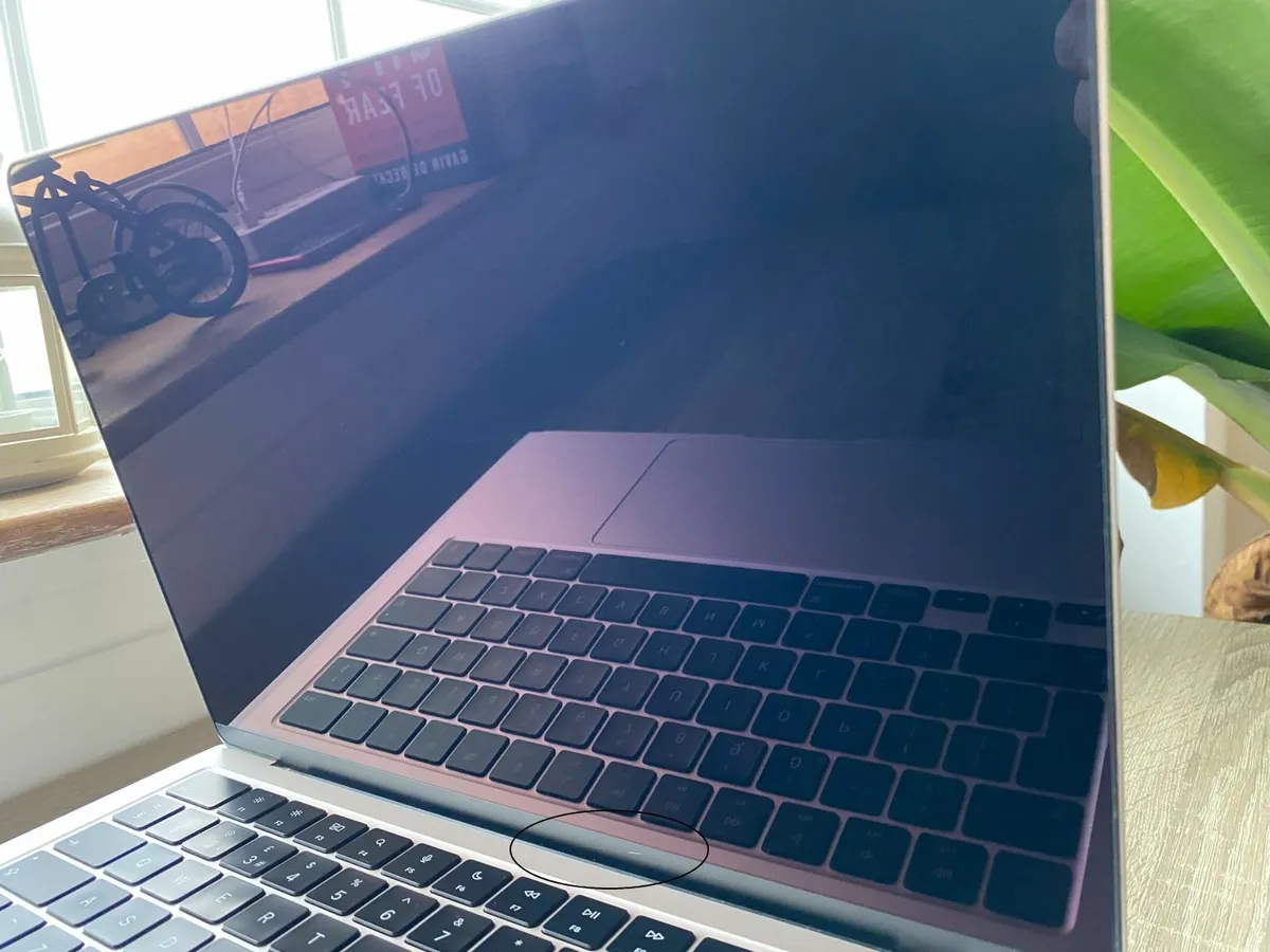 Apple MacBook Air 13inch (2022) M2 | 256GB | 8GB - Image 4