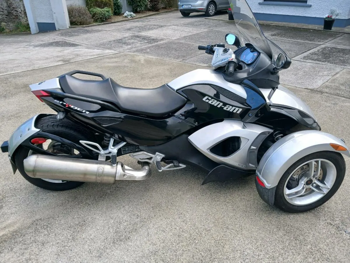 2009 CAN AM SPYDER 990 - Image 2