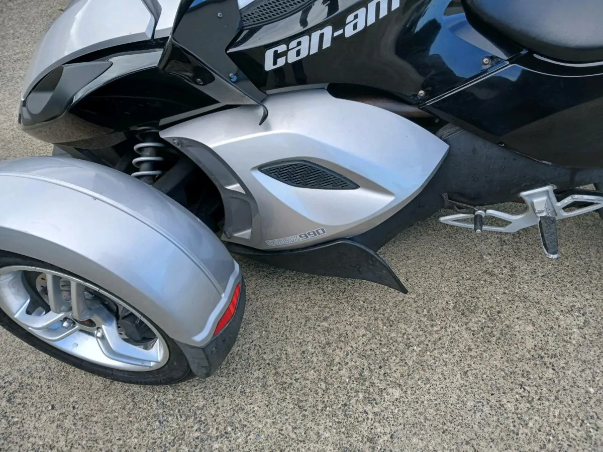 2009 CAN AM SPYDER 990 - Image 4