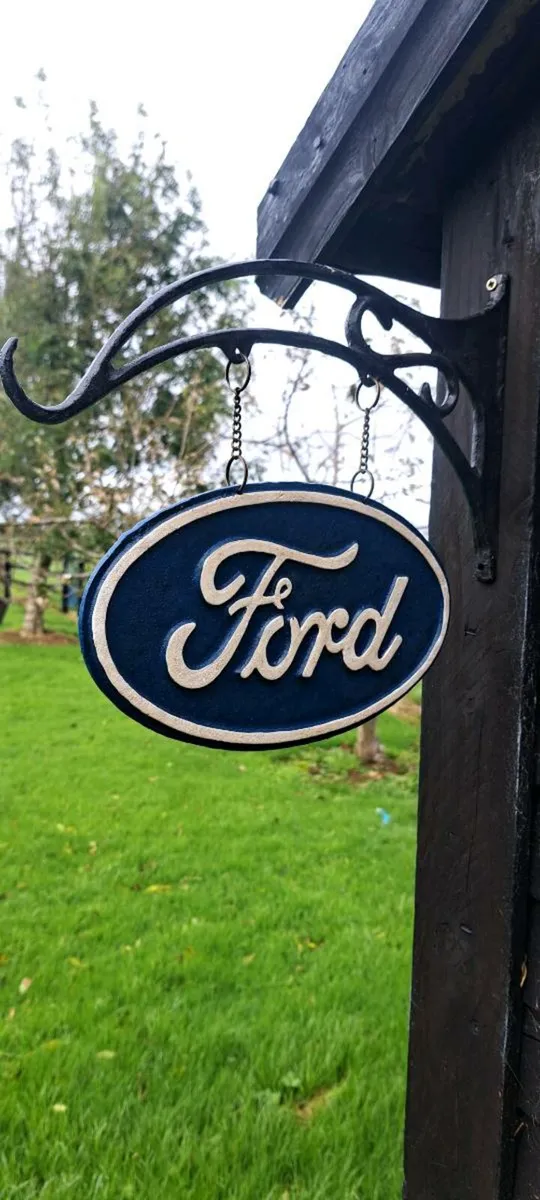 Ford hanging cast iron sign - Image 3