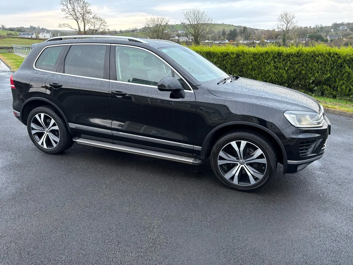 Volkswagen Touareg 5 Seater Commercial - Image 1