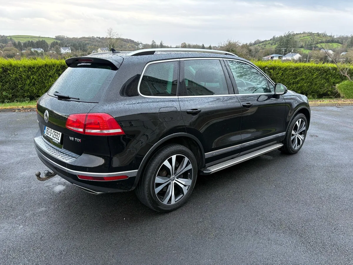 Volkswagen Touareg 5 Seater Commercial - Image 2