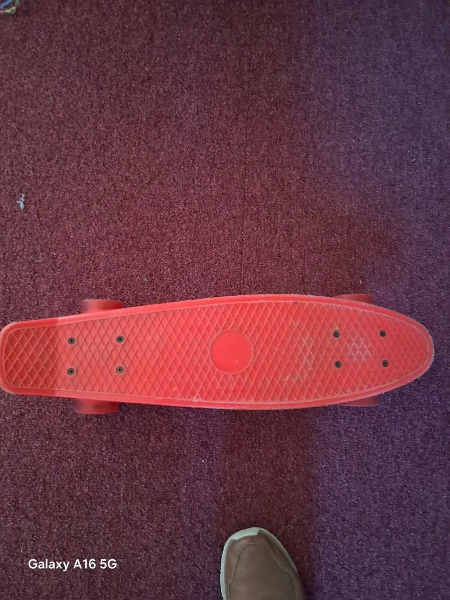 Kids skateboard - Image 1