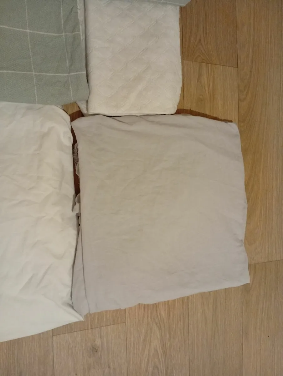 Bedclothes, good condition - Image 1